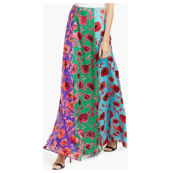 ALICE + OLIVIA Aquinnah Panneled Maxi Skirt - Picture 5 of 13